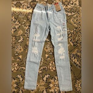 New Levi’s 721 High Rise Skinny Jeans